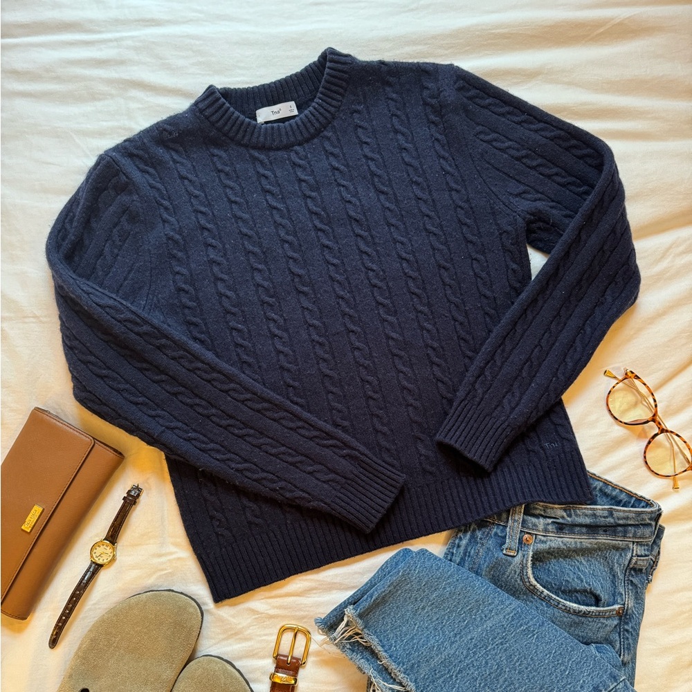 🧸💙Navy blue Aritzia tna cozy cable knit wool cashmere sweater- size small
